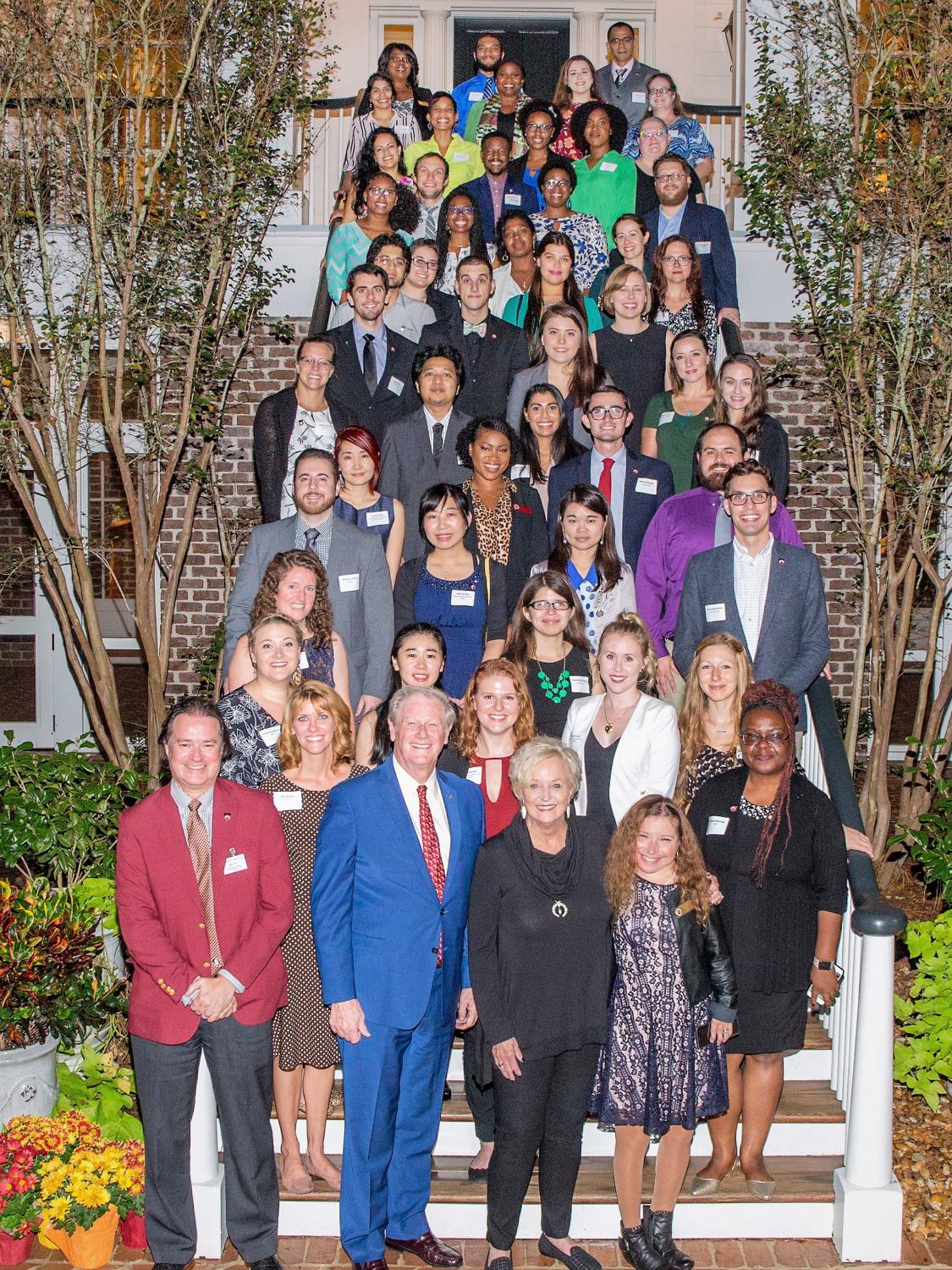 400(w)x500(h), preferred ratio 4:5